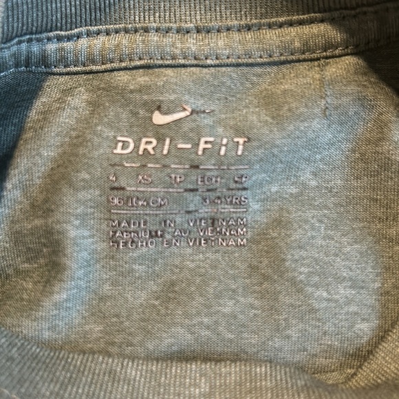 Nike boys Dri-fit short sleeve T-shirt size 4T - Picture 4 of 4